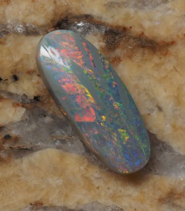 2.56ct SOLID OPAL stock 252745