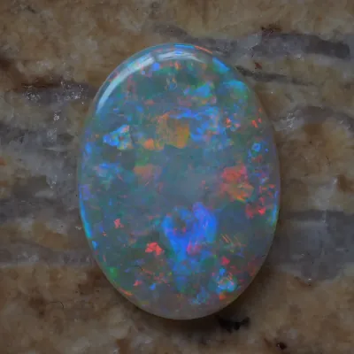 Light and crystal opals
